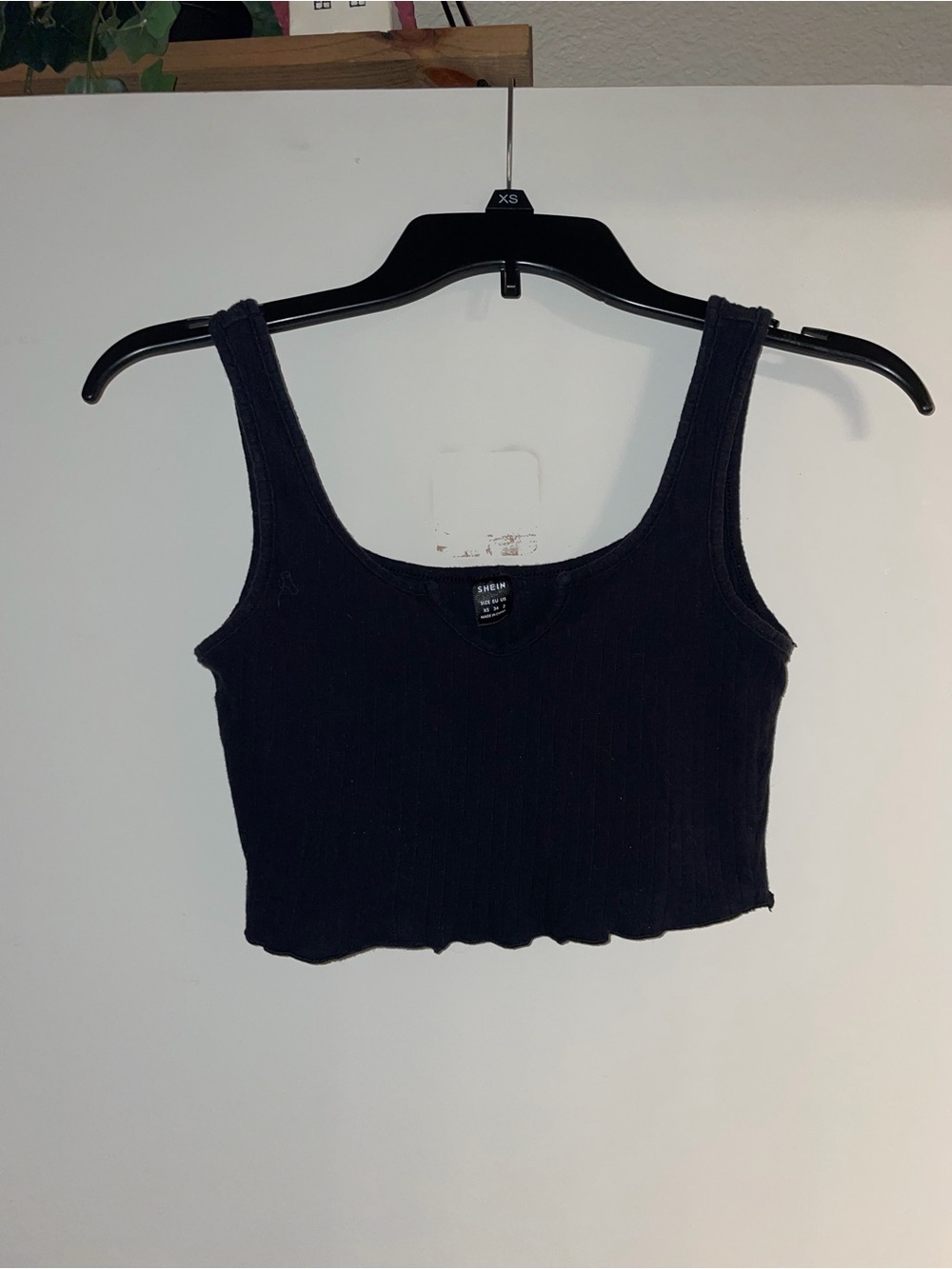 SHEIN: Black Ribbed Scoop Neck Cropped Tank Top